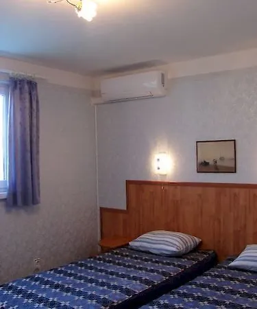 Aare Guesthouse 2*