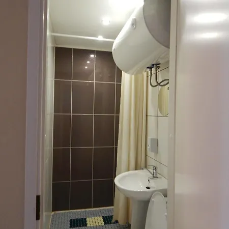 Aare Guesthouse 2*
