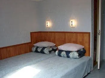 Aare Guesthouse 2*